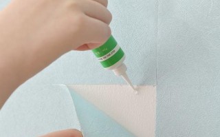 墙纸翘了怎么贴回去 墙纸翘起用什么胶水