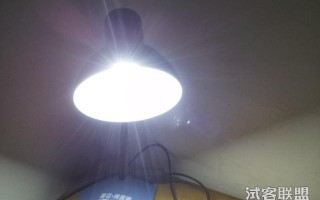 led灯晃眼怎么回事