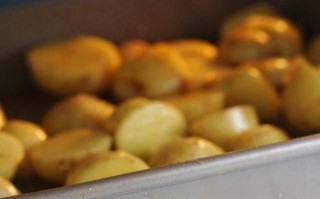 烤箱烤土豆的温度-烤箱烤土豆温度调多少