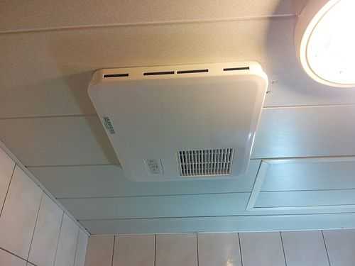 浴室暖风机开一天要多少钱（浴室暖风机开一晚上多少钱）-第3张图片-DAWOOD LED频闪灯