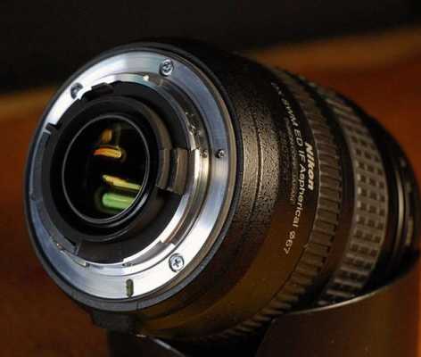 单反镜头可以拧,单反镜头平时要拆下来保存吗 -第3张图片-DAWOOD LED频闪灯