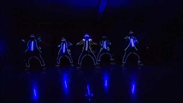  舞动闪耀led灯制作「led灯舞蹈」-第2张图片-DAWOOD LED频闪灯