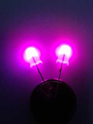 Led灯有辐射马（led灯辐射对人体伤害）-第1张图片-DAWOOD LED频闪灯