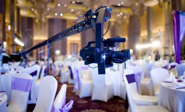 拍婚庆的装备一摄像机的选择-婚庆摄影用什么镜头-第2张图片-DAWOOD LED频闪灯