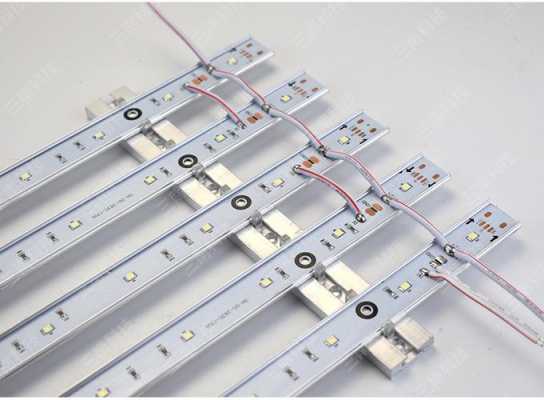 模型灯带怎么安装 模型柜led灯带-第3张图片-DAWOOD LED频闪灯