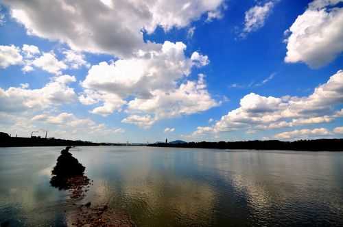 拍风景镜头选择 适合风景的镜头-第3张图片-DAWOOD LED频闪灯