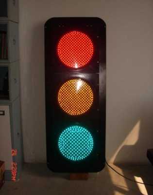 桥头led交通灯（交通灯价格）-第1张图片-DAWOOD LED频闪灯