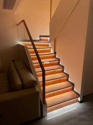 楼梯装灯带怎样设计 led楼梯灯带安装-第3张图片-DAWOOD LED频闪灯